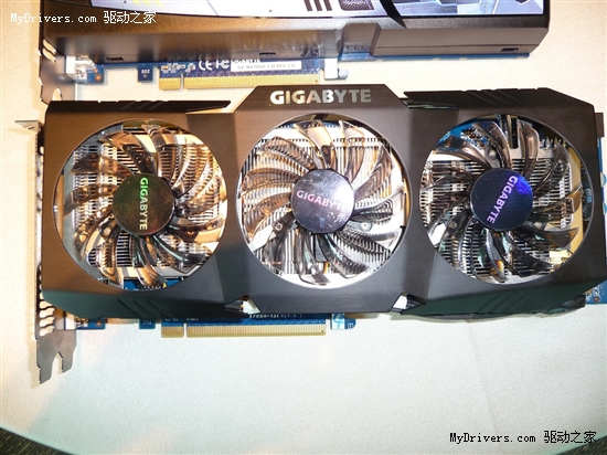 12+2相供电:技嘉秀超级超频版GTX 470
