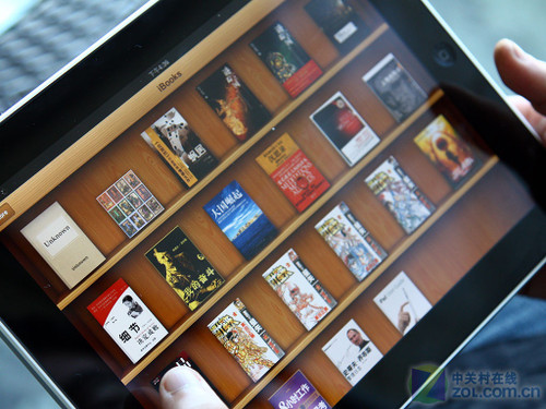 ͬ��ƻ���㰮˭��iPad��iPhone 4�ľ��� 