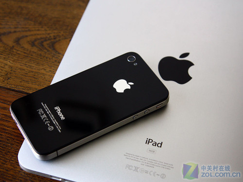 ͬ��ƻ���㰮˭��iPad��iPhone 4�ľ��� 